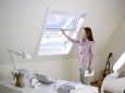 Preview: Neher Insektenschutzrollo für Dachfenster RO 4.3